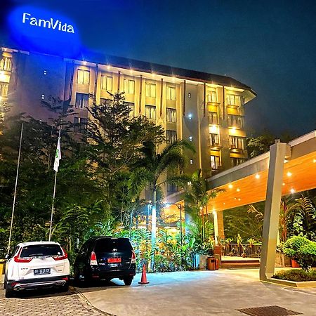 Famvida Hotel Lubuklinggau מראה חיצוני תמונה