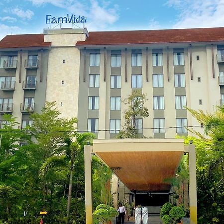 Famvida Hotel Lubuklinggau מראה חיצוני תמונה