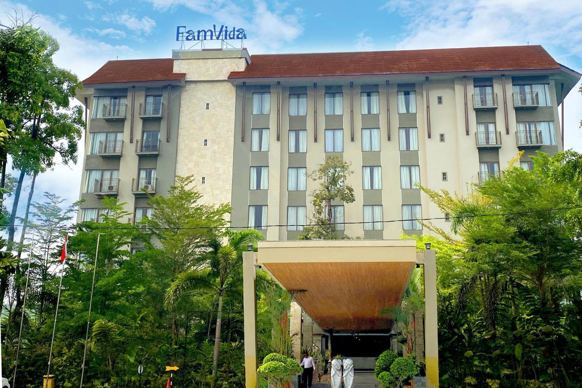 Famvida Hotel Lubuklinggau מראה חיצוני תמונה