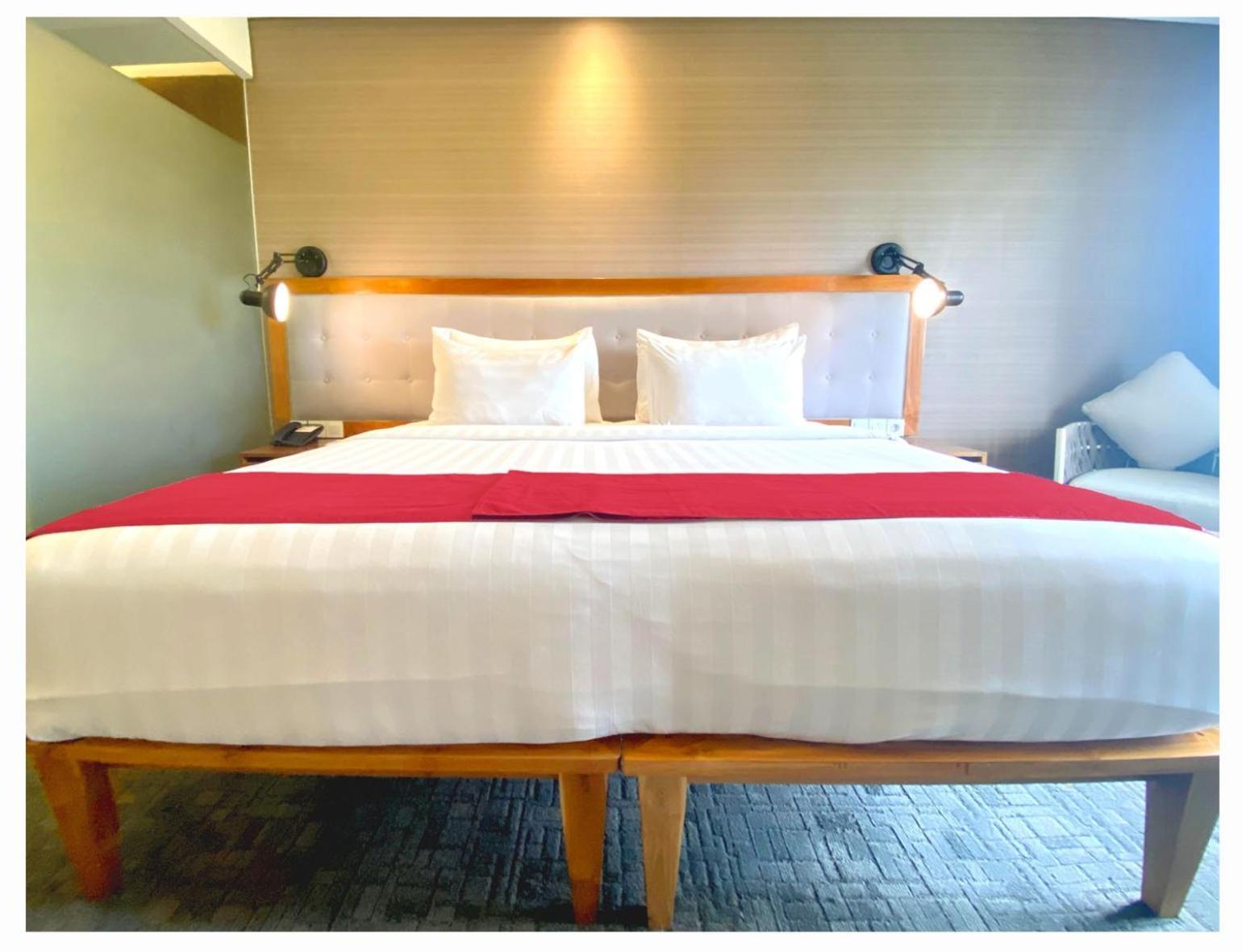 Famvida Hotel Lubuklinggau מראה חיצוני תמונה